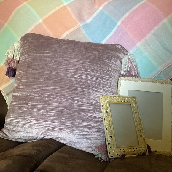 Bundle- 2 Anthropologie Pillows & 1 “love” pillow, Throw & 2 Frames - Picture 10 of 16